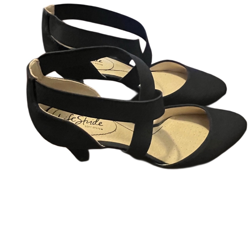Life Stride Navy Blue Heels